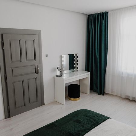Ah Zimna Appartement Košice Buitenkant foto