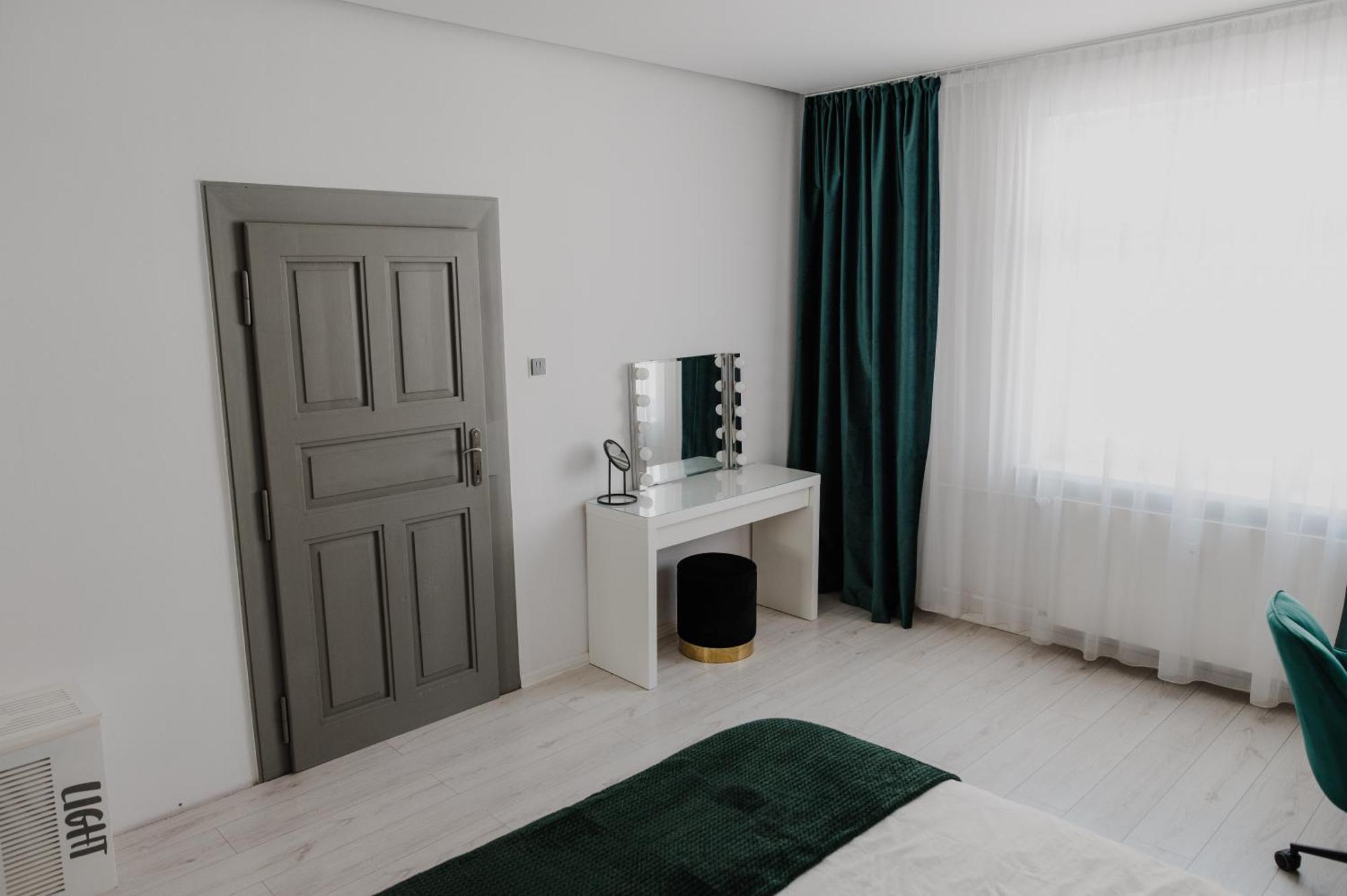 Ah Zimna Appartement Košice Buitenkant foto